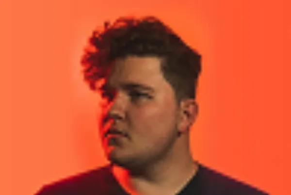 Anna Thompson - Pengguna Vidcombo yang disahkan